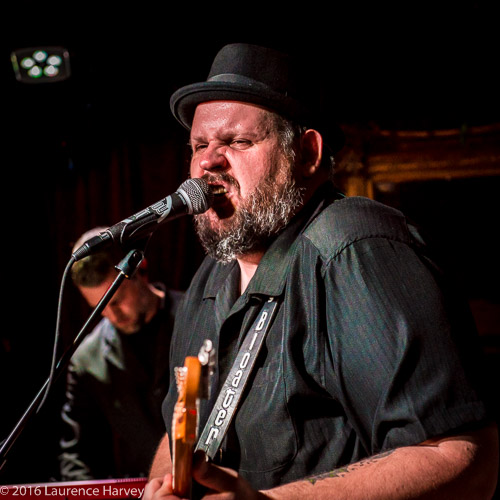 Big Boy Bloater on guitar & lead vocals