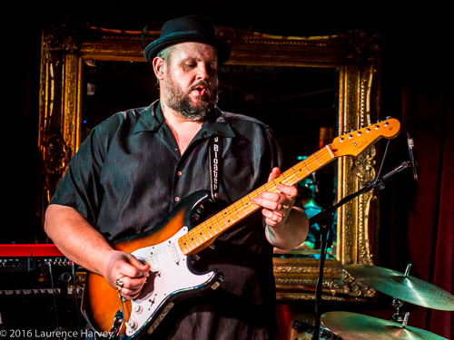 Big Boy Bloater on guitar & lead vocals