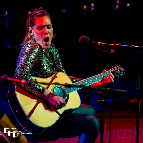 Beth Hart on vocals & acoustic guitar