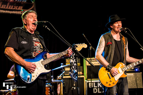 Keith Howe & GB Bartlett on vocals & guitar