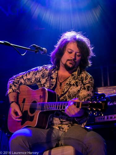 Mark Curran on lead vocals