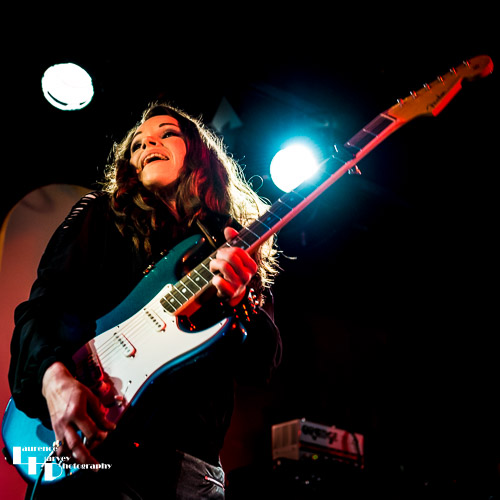 Erja Lyytinen on vocals & guitar