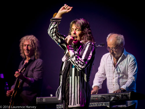 Kelly Hansen on lead vocals