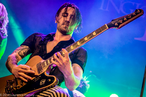 Wil Taylor on guitar