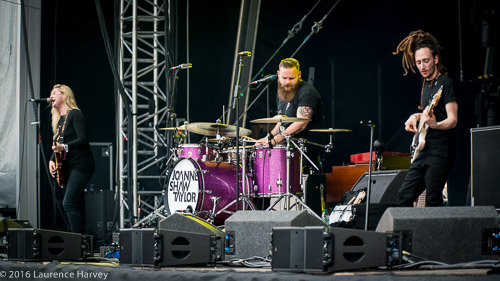 Joanne Shaw Taylor & her band on stage at The Old Royal Naval College, Greenwich
