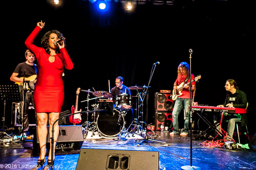 Malaya Blue & her band on stage at The Limelight Theatre