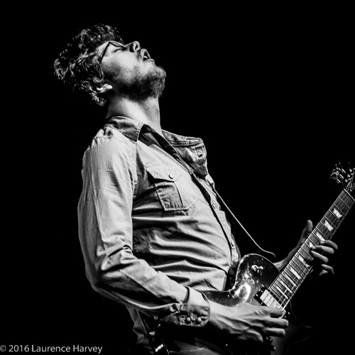 Andrew Pipe on guitar & vocals