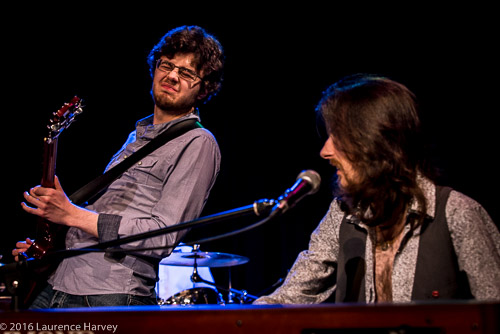 Andrew Pipe on guitar & Jamie Pipe on keyboards