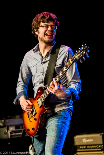 Andrew Pipe on guitar & vocals