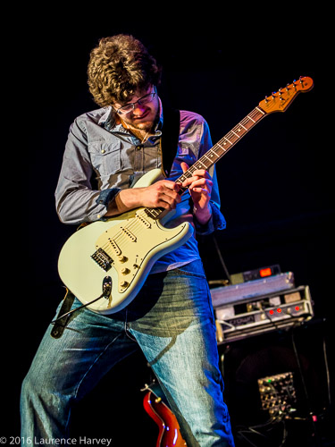 Andrew Pipe on guitar & vocals