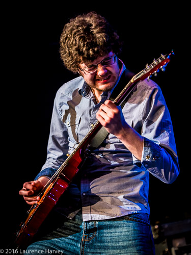 Andrew Pipe on guitar & vocals