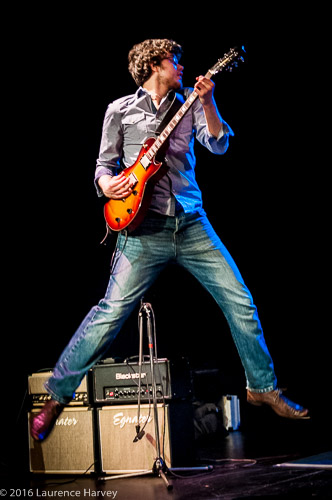 Andrew Pipe on guitar & vocals