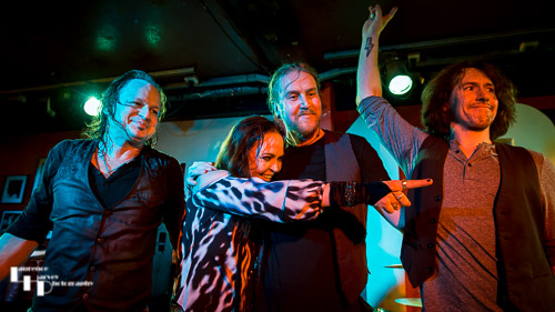Stacie Collins & her band take their bows at The 100 Club