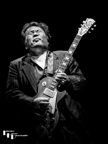 Saiichi Sugiyama on guitar
