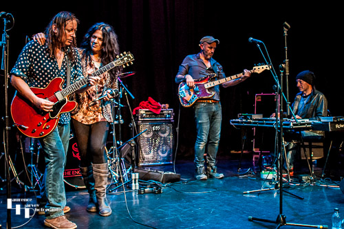 Sari Schorr & The Engine Room on stage at The Old Town Hall Arts Centre