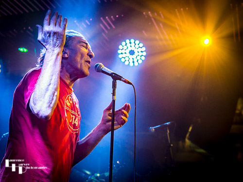Fee Waybill on vocals