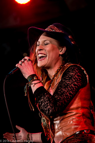 Vera Black on vocals