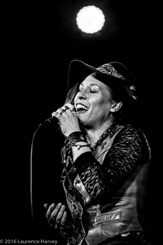 Vera Black on vocals