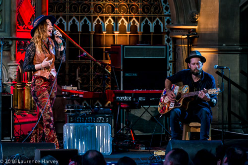 Vera Black on vocals & Luke Bourne on acoustic guitar