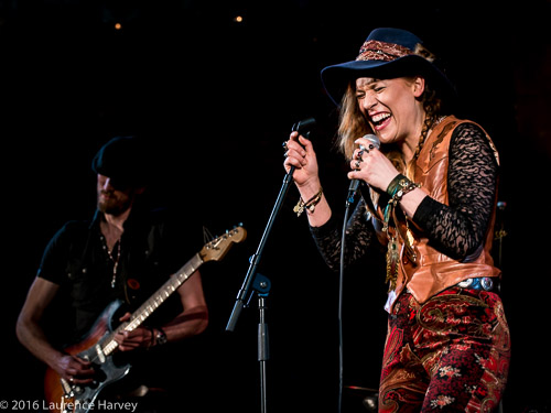 Vera Black on vocals
