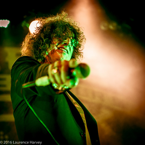 Venrez on lead vocals