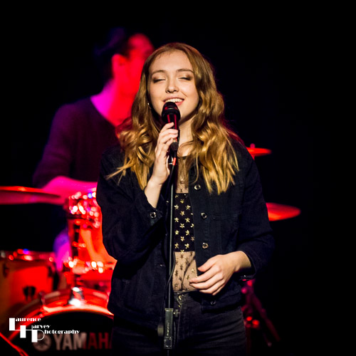 Alice Auer on vocals