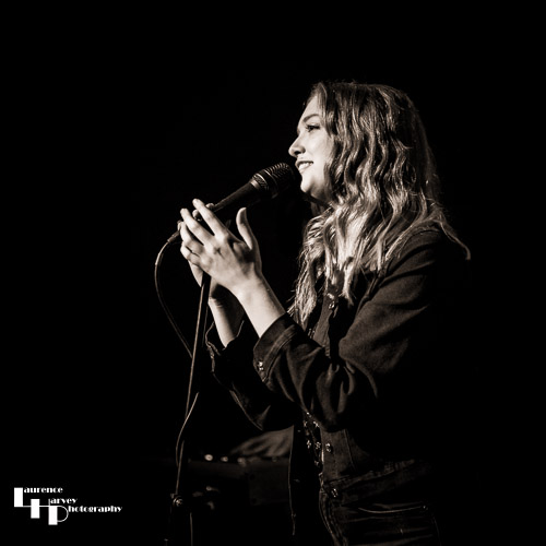 Alice Auer on vocals