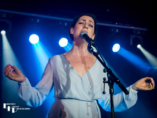 Anna Krantz on vocals