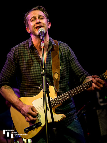 Dave Lowrance on vocals & backing guitar