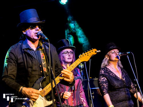 Hitman Blues Band: Russell 'Hitman' Alexander on vocals & guitar. Joanne Alexander & Nancy Hampton on backing vocals