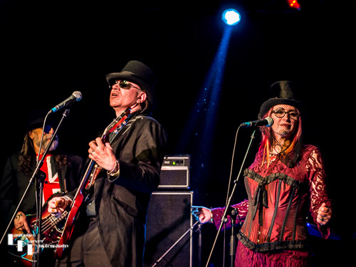 Hitman Blues Band: Russell 'Hitman' Alexander on vocals & guitar, Joanne Alexander on backing vocals