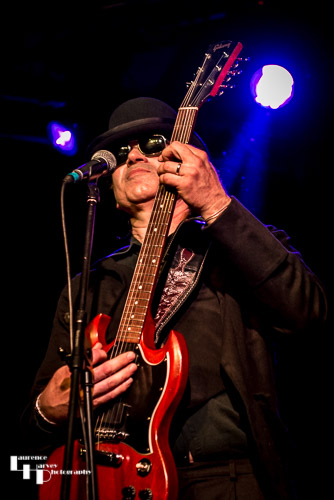 Hitman Blues Band: Russell 'Hitman' Alexander on vocals & guitar