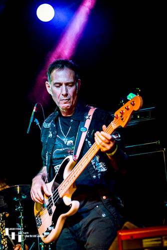 Storm Warning: Derek White on bass