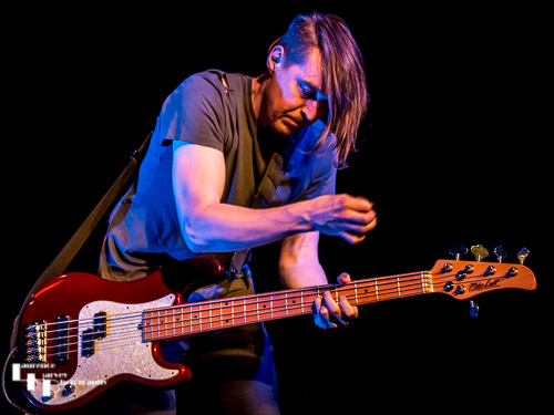 Chantel McGregor Band: Colin Sutton on bass