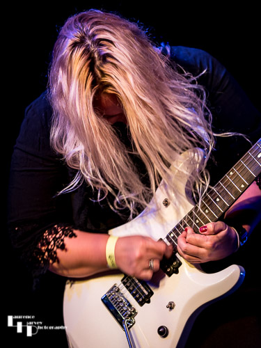 Chantel McGregor Band: Chantel McGregor on guitar & vocals