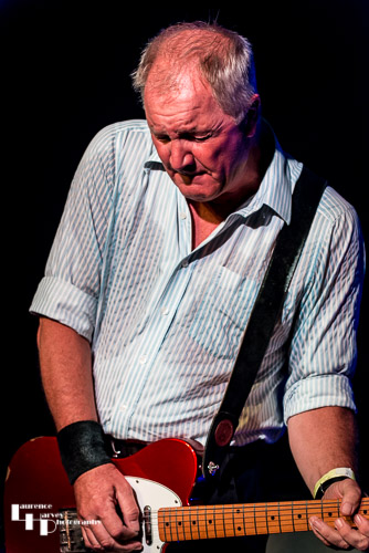 Dr Feelgood: Steve Walwyn on guitar