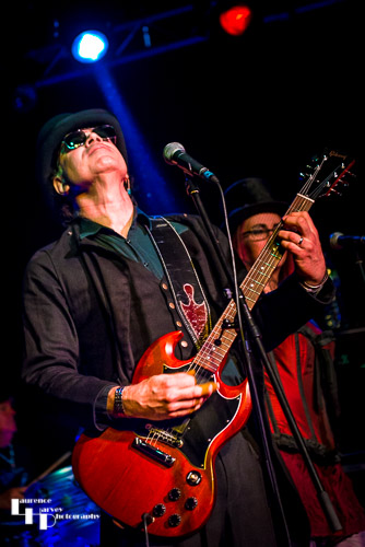 Hitman Blues Band: Russell 'Hitman' Alexander on vocals & guitar
