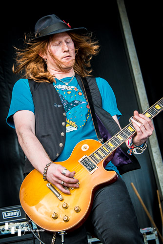 Blackwater Conspiracy: Brian Mallon on guitar (& backing vocals)