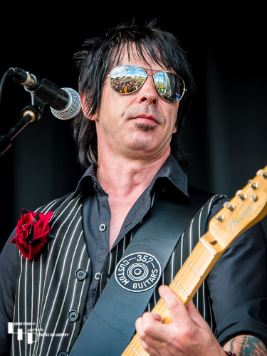 Blackwater Conspiracy: Phil Conalane on vocals & rhythm guitar