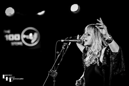 Helen Turner on vocals