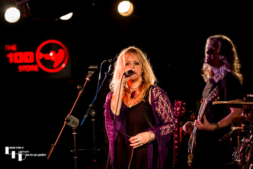 Helen Turner on vocals