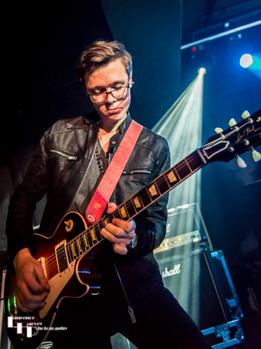 Harry Slater on lead guitar