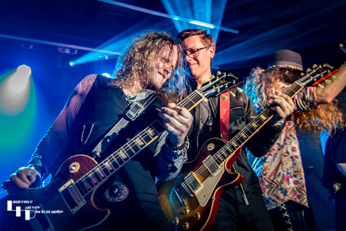 Harry Slater on lead guitar & Daniel ‘Seeks’ Seekings on rhythm guitar.