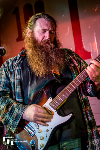 Christy O'Hanlon on vocals & guitar