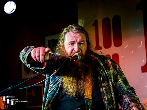 Christy O'Hanlon on vocals & guitar