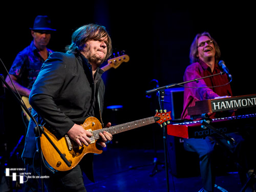 Matthew Long on guitar & Paul Long on keyboards