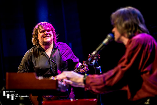 Matthew Long on guitar & Paul Long on keyboards