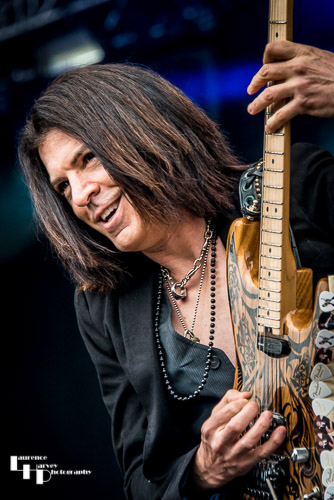 Dokken: Jon Levin on guitar