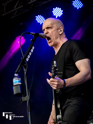 The Devin Townsend Project: Devin Townsend on vocals & guitar