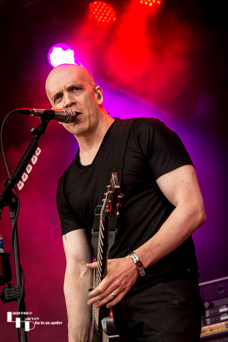 The Devin Townsend Project: Devin Townsend on vocals & guitar